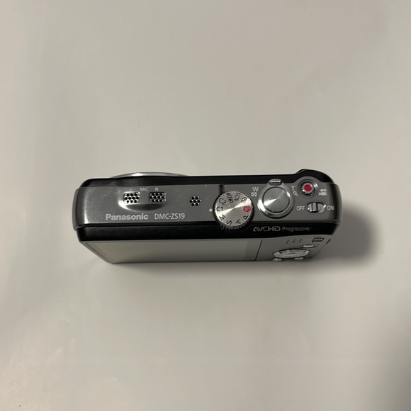 COPY - Panasonic LUMIX DMC-ZS19 Point and Shoot Camera - Picture 4 of 6